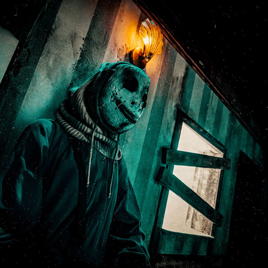 Angstaanjagende acteur in het spookhuis Silence tijdens het Halloween-evenement van Walibi Belgium: Ibilaw