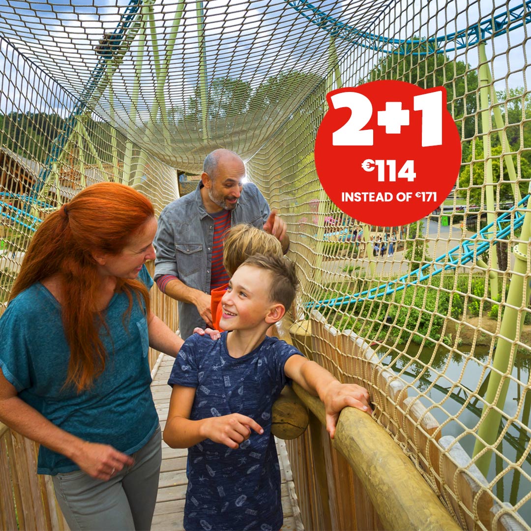 A family of four is having a brilliant time on the Tiki-Trail at Walibi Belgium with the Walibi Birthday 2+1 offer: for a visit before 14 August!