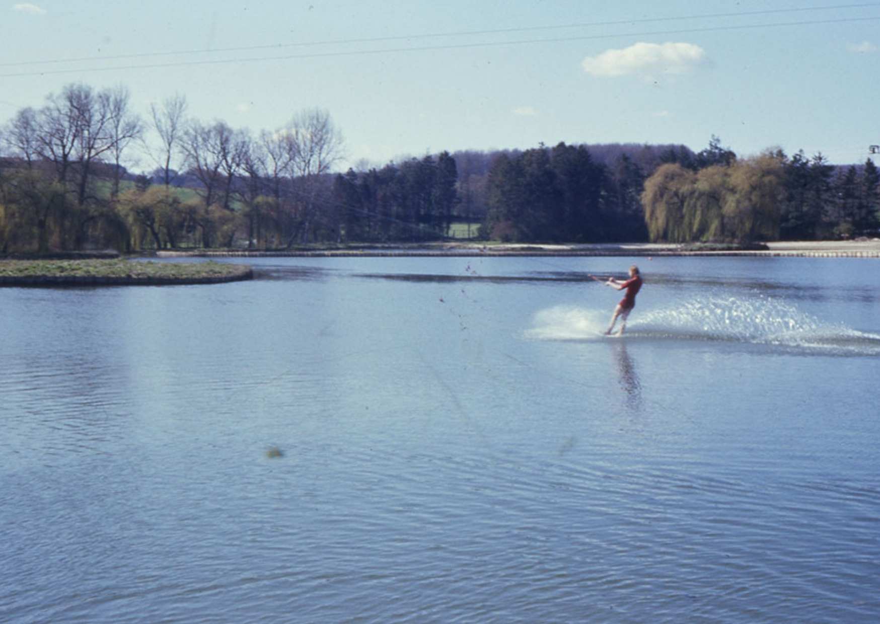 les débuts du parc avec l'activité ski nautique à Walibi Belgium