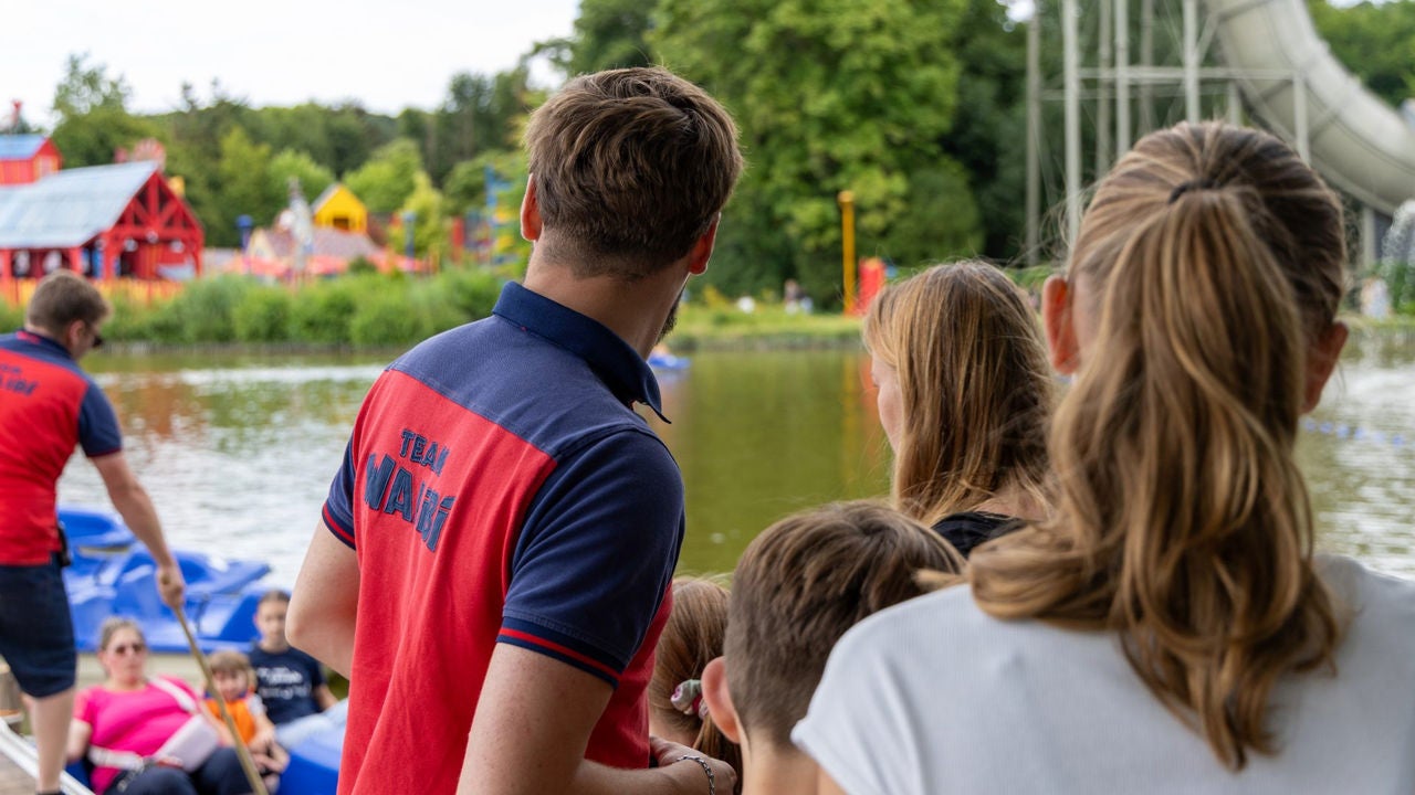 Instappen op de Pedalo's in Walibi Belgium